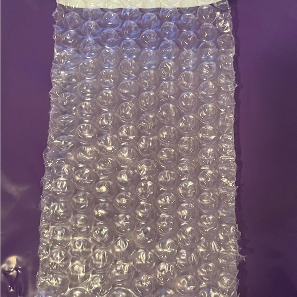 Self Sealing Bubble Packing Sleeves 6.5” x 3.5” Lot of 10 New - Picture 2 of 4